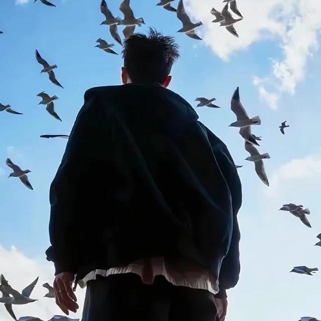 一两三文余
