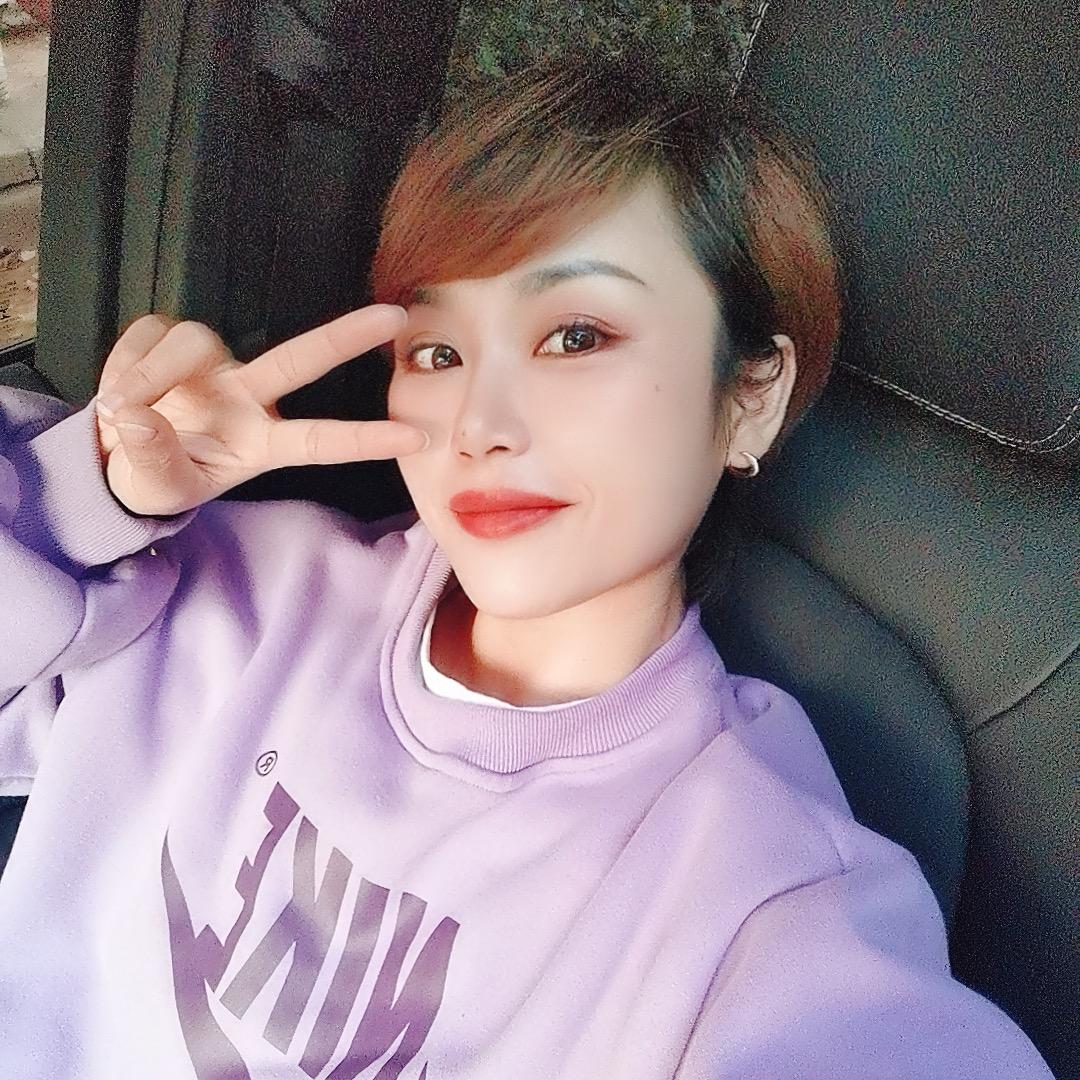 小爱爱雯
