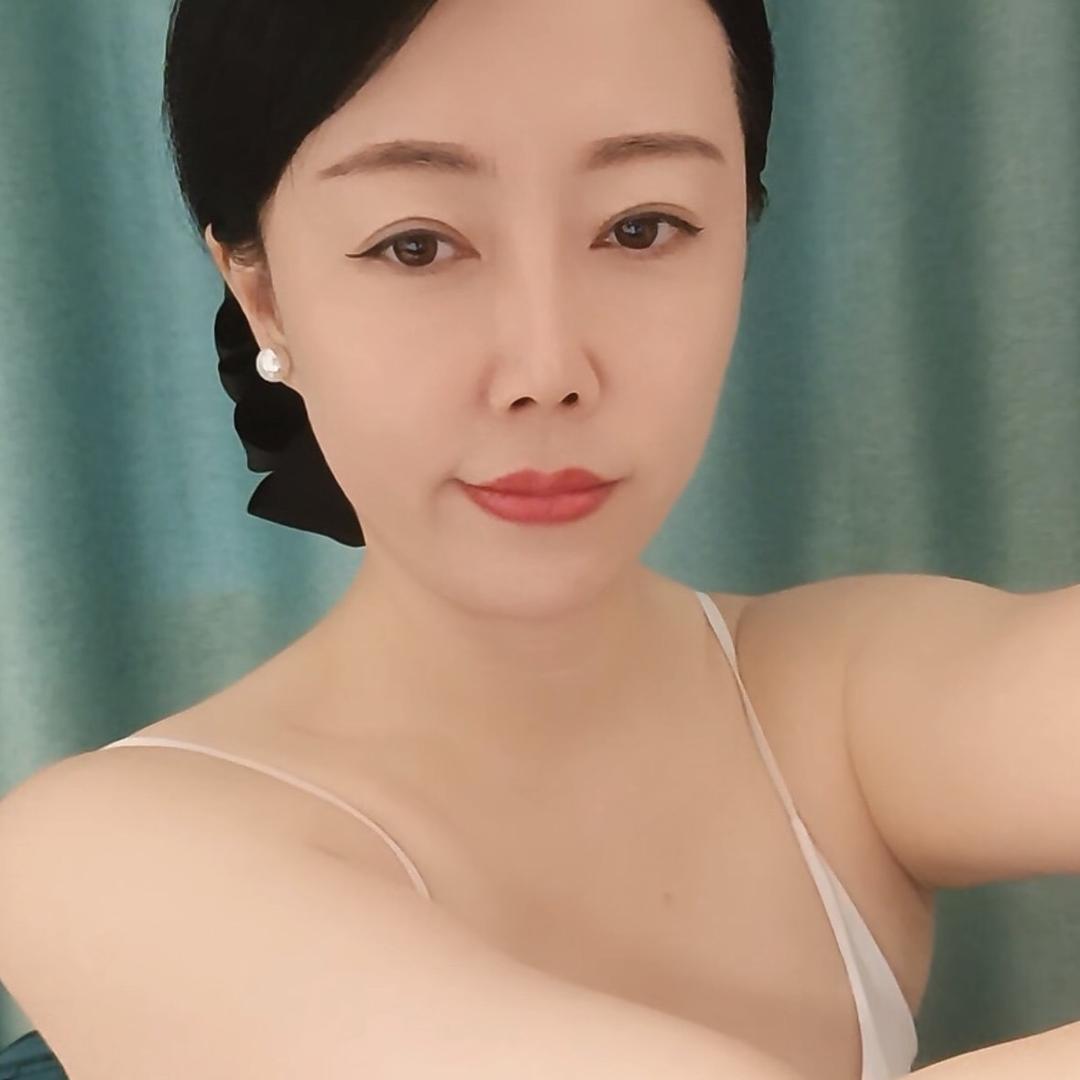 天 天