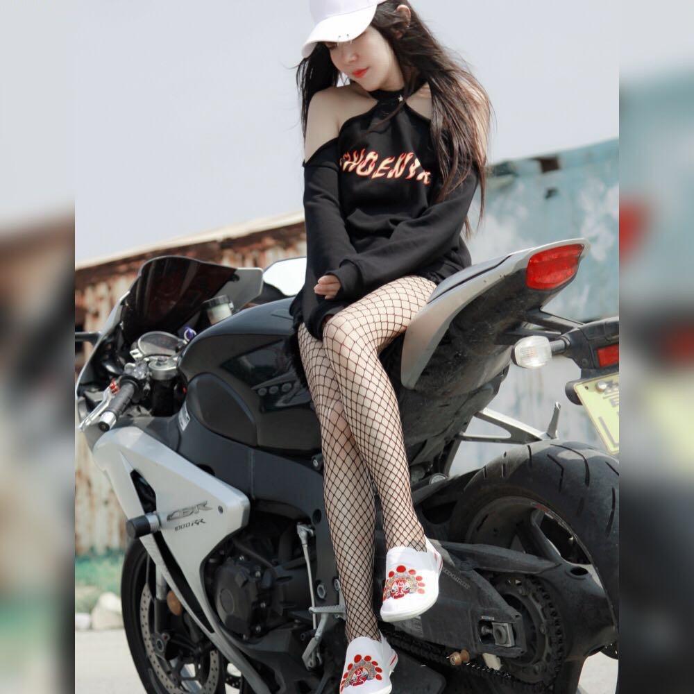 爱喝可乐的女猫