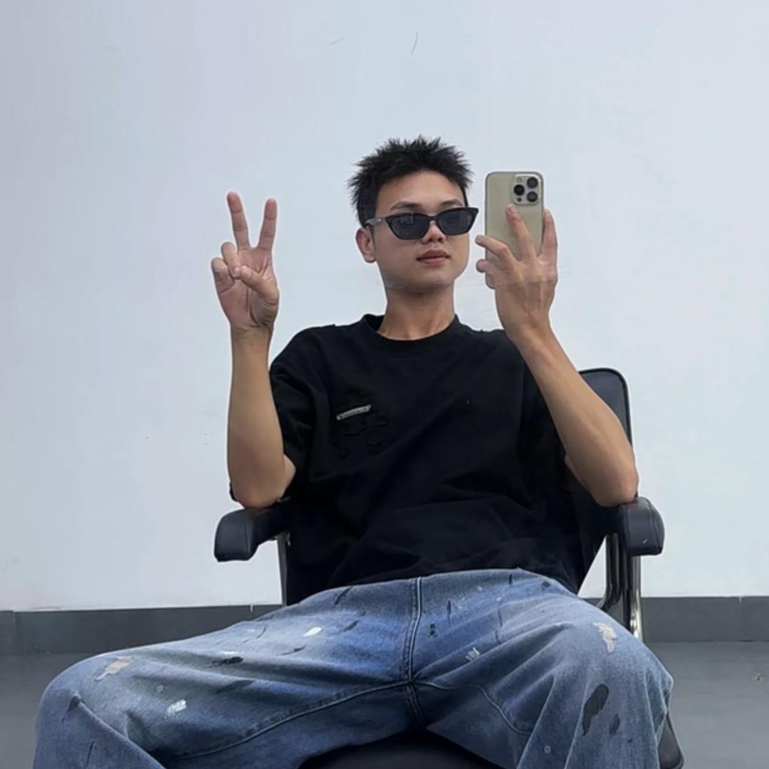 UN男生发型-凯～文