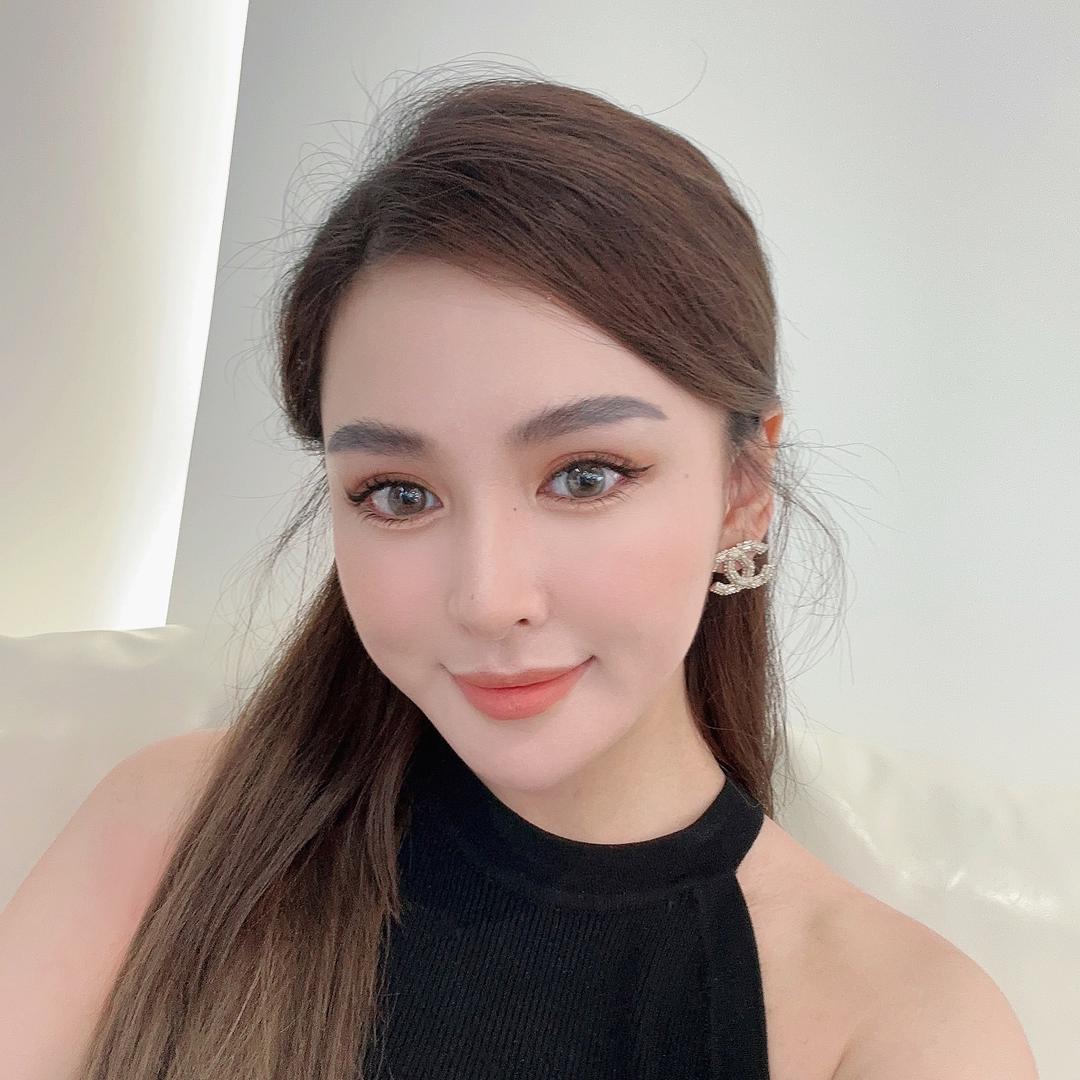 李真真zoey（变美版）