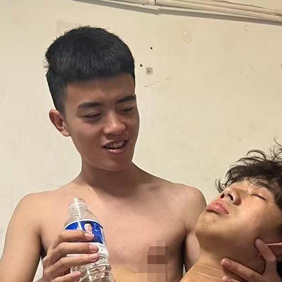 两只大眼爱跳舞