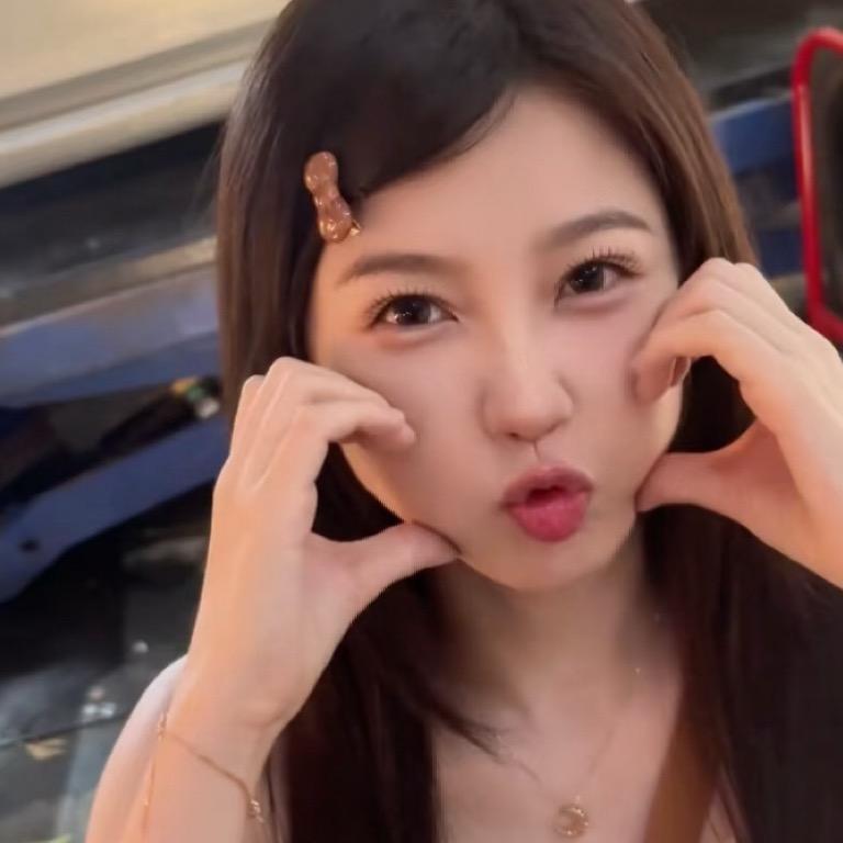 小渔.