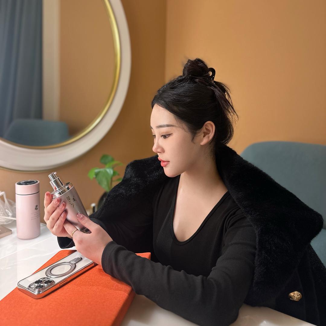 美学专业问题肌简美人