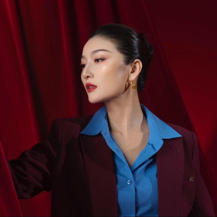 杨小漫12月漠小曼群星宠粉之夜助理