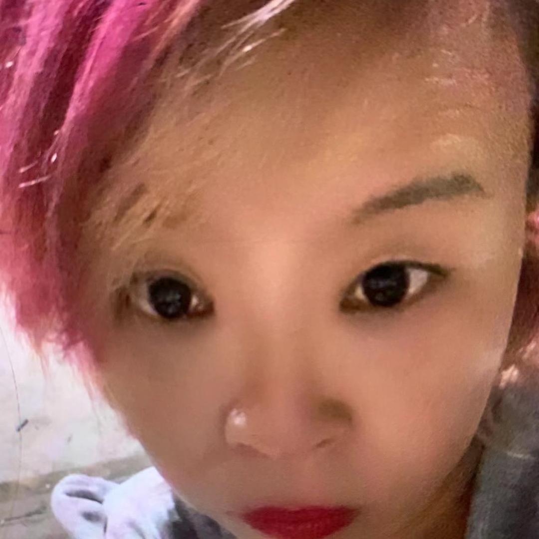 单亲妈妈时髦女郎聊天主播
