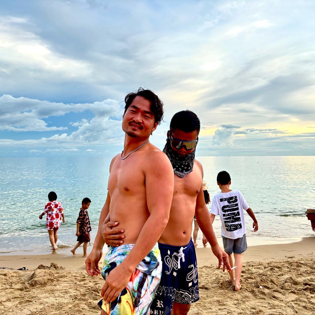玩海小黑