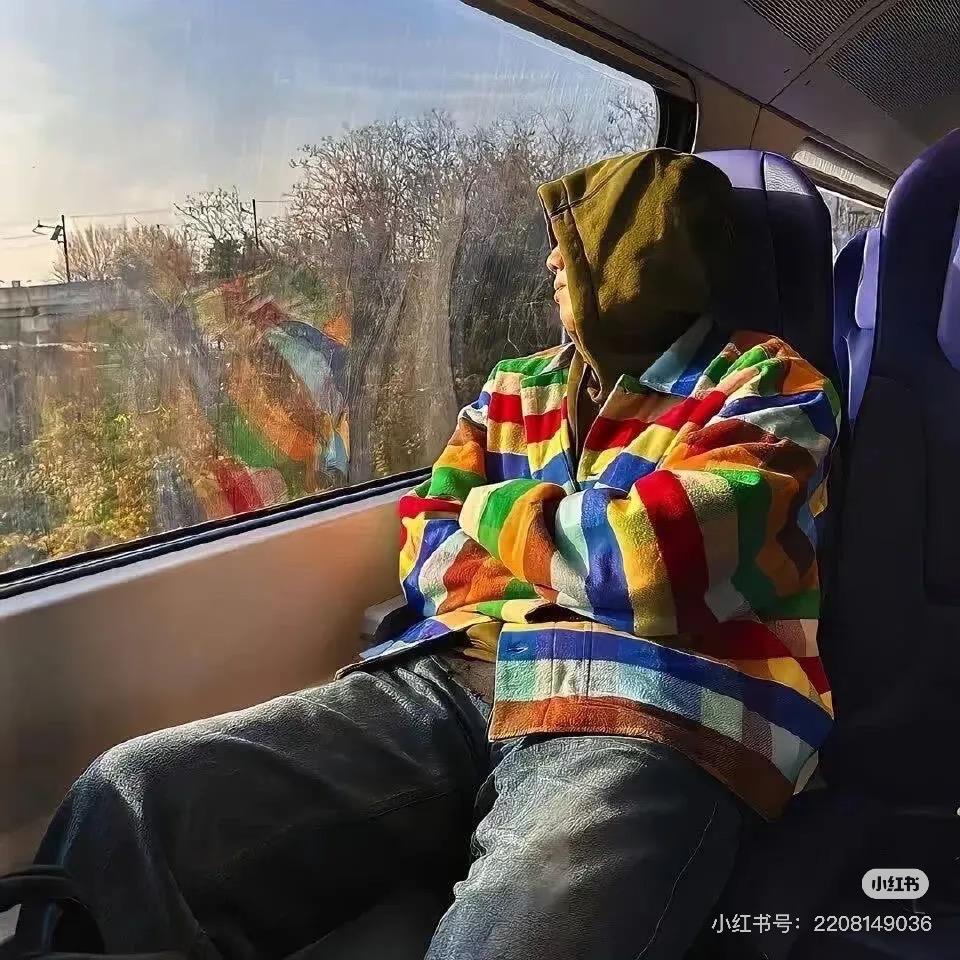 开02年闷闷的曲奇🍪