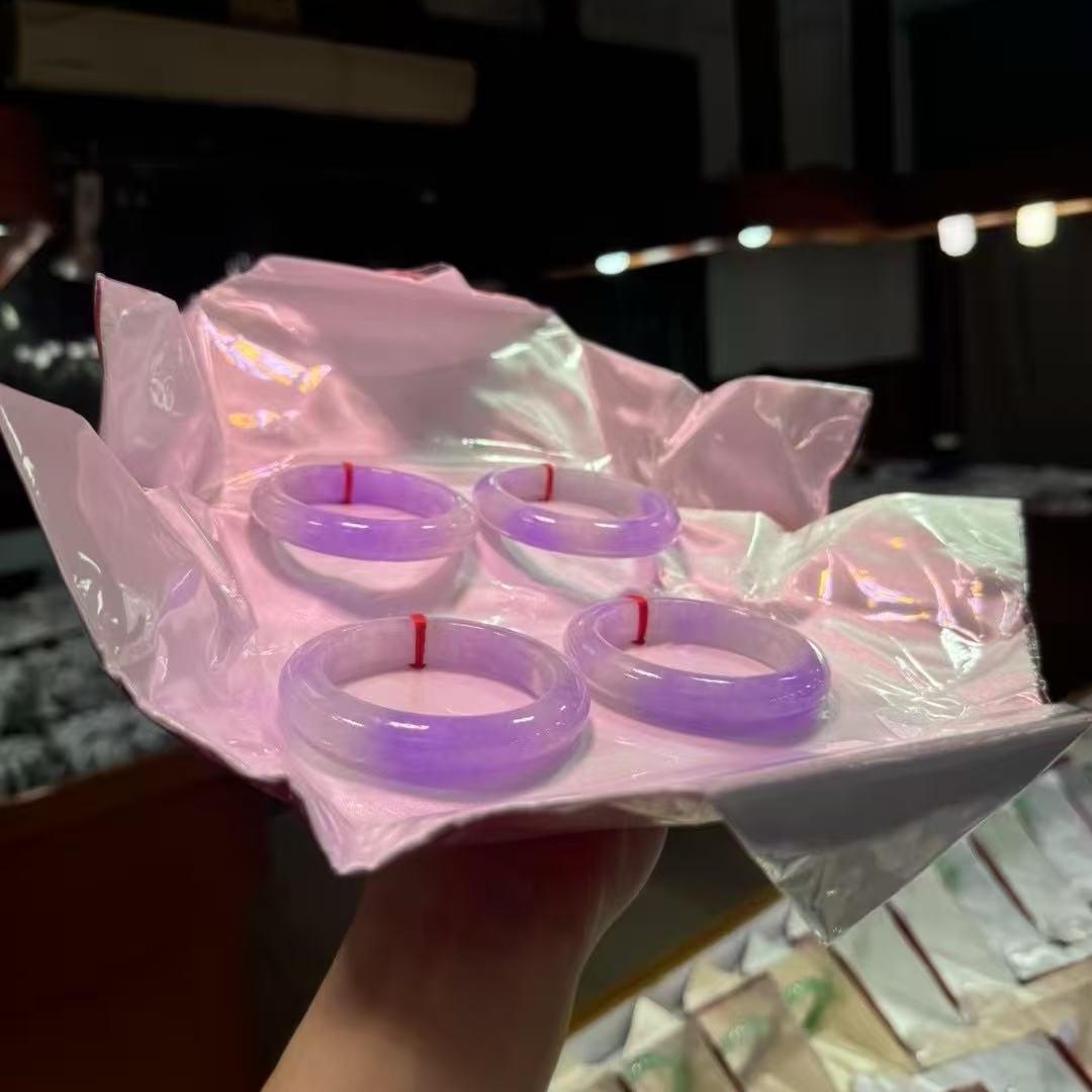 缅甸翡翠芳芳手镯店