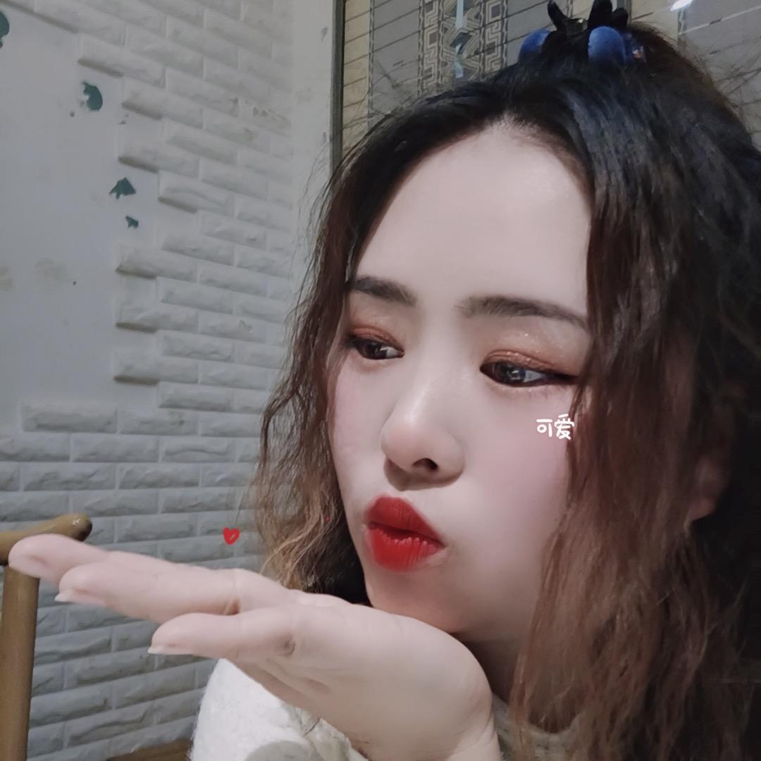 (ง •_•)ง丫头