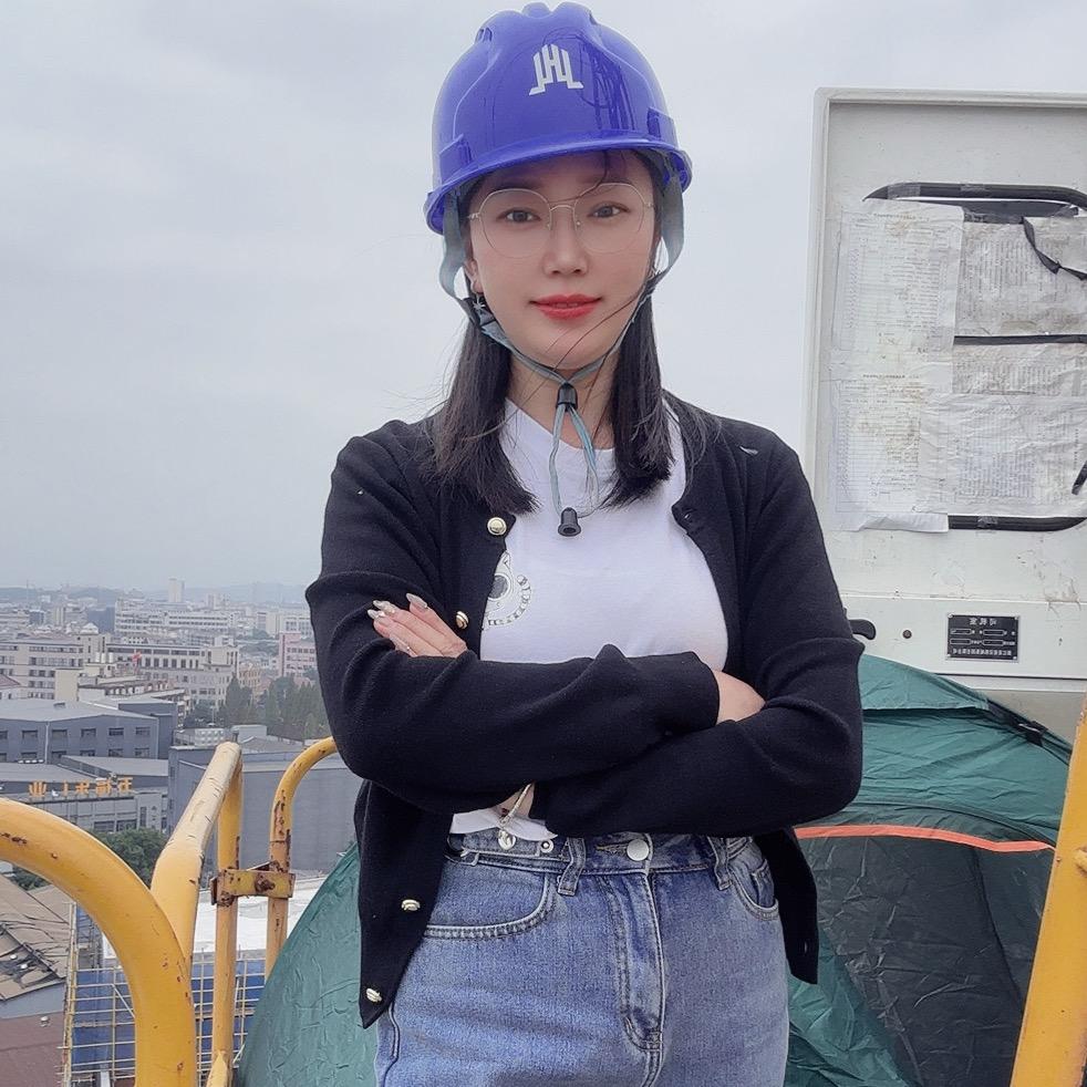 塔吊司机英子
