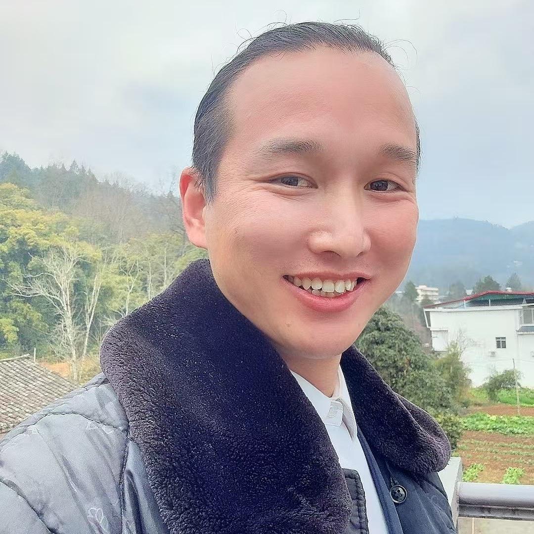 青川女婿大阿俊挑山货