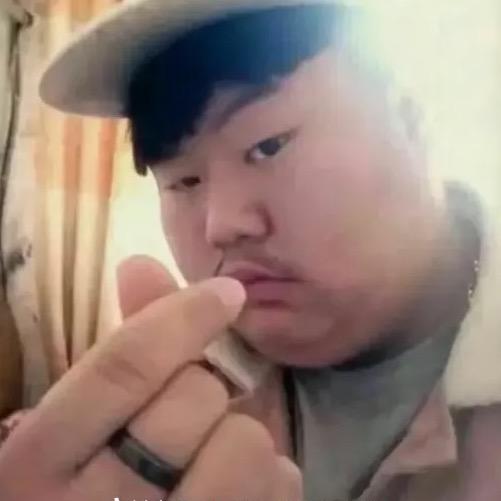 易胖婷不胖