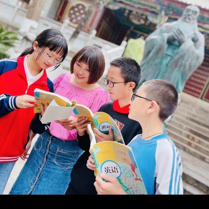 教英语的小雨老师