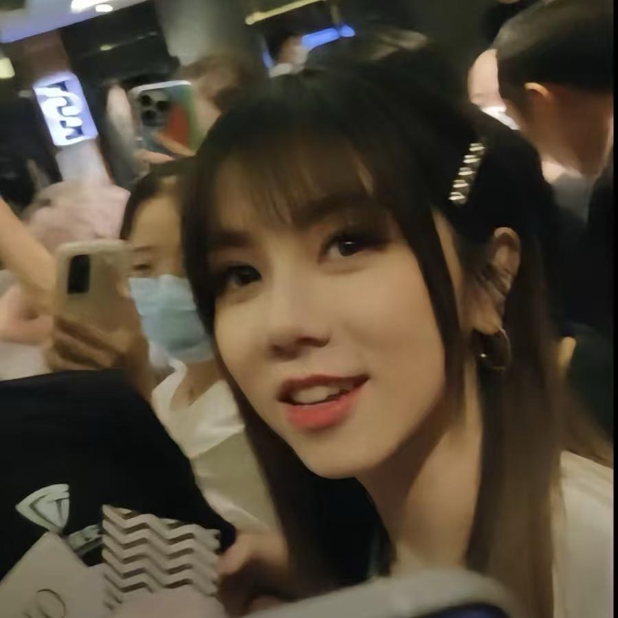 G.E.M.念安头像