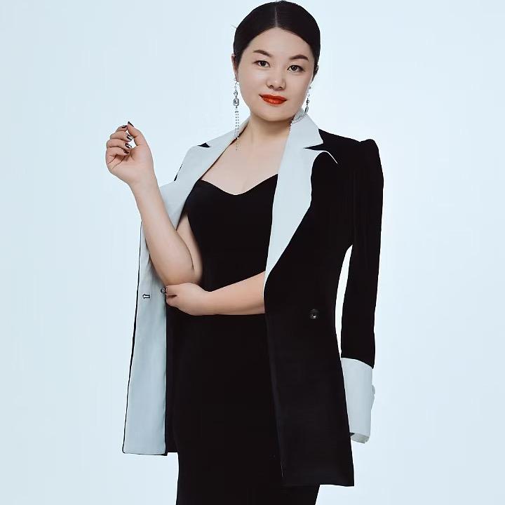 结巴女王
