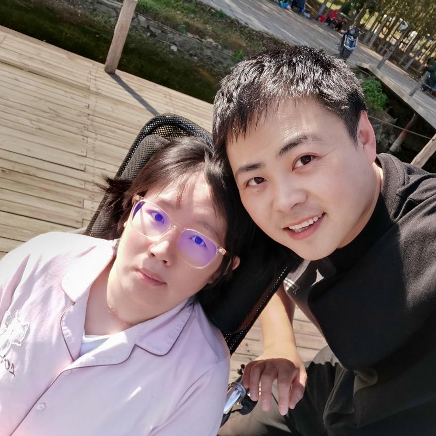 庄义亮&任帮玲很幸福