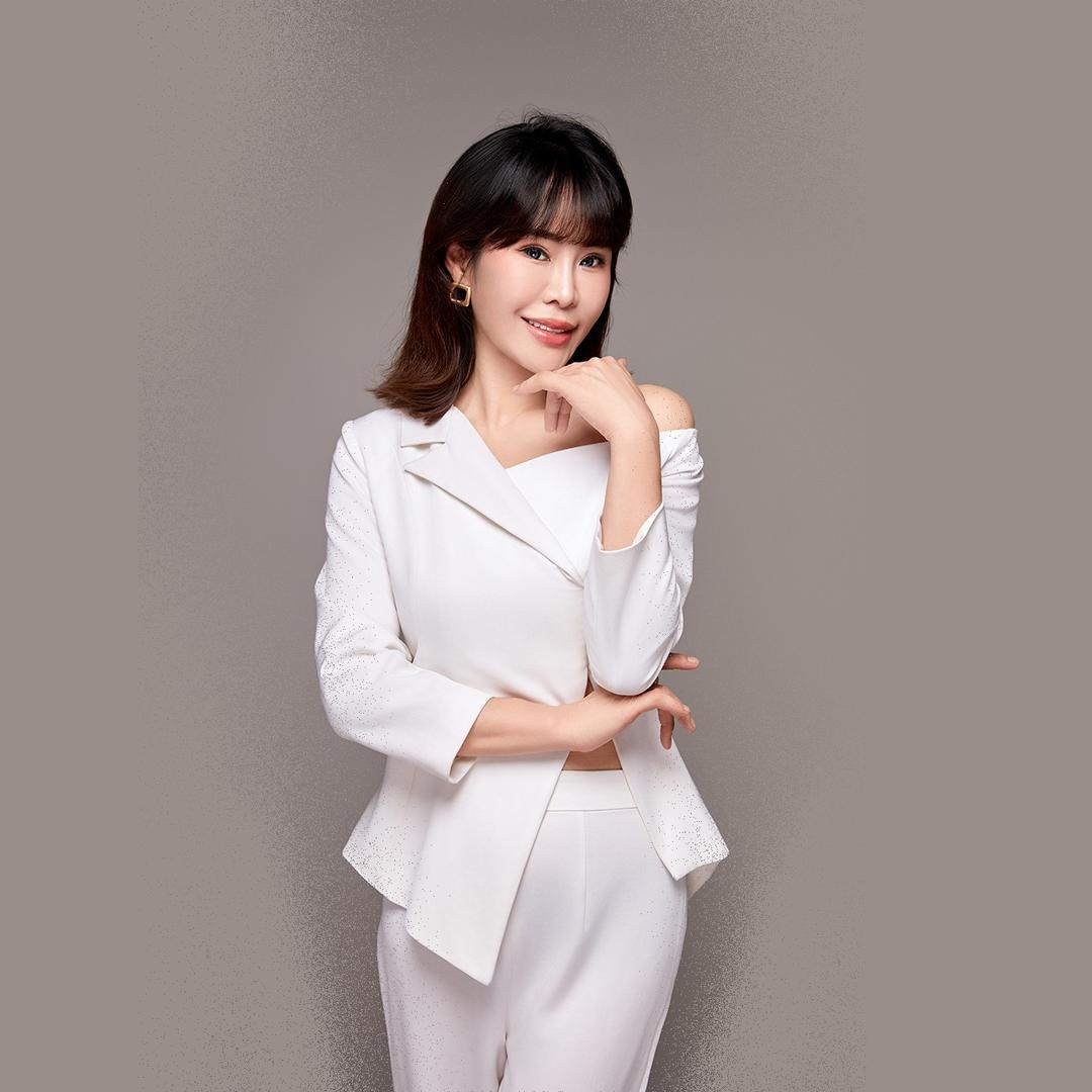 库妮珂《那拉提的养蜂女》原唱