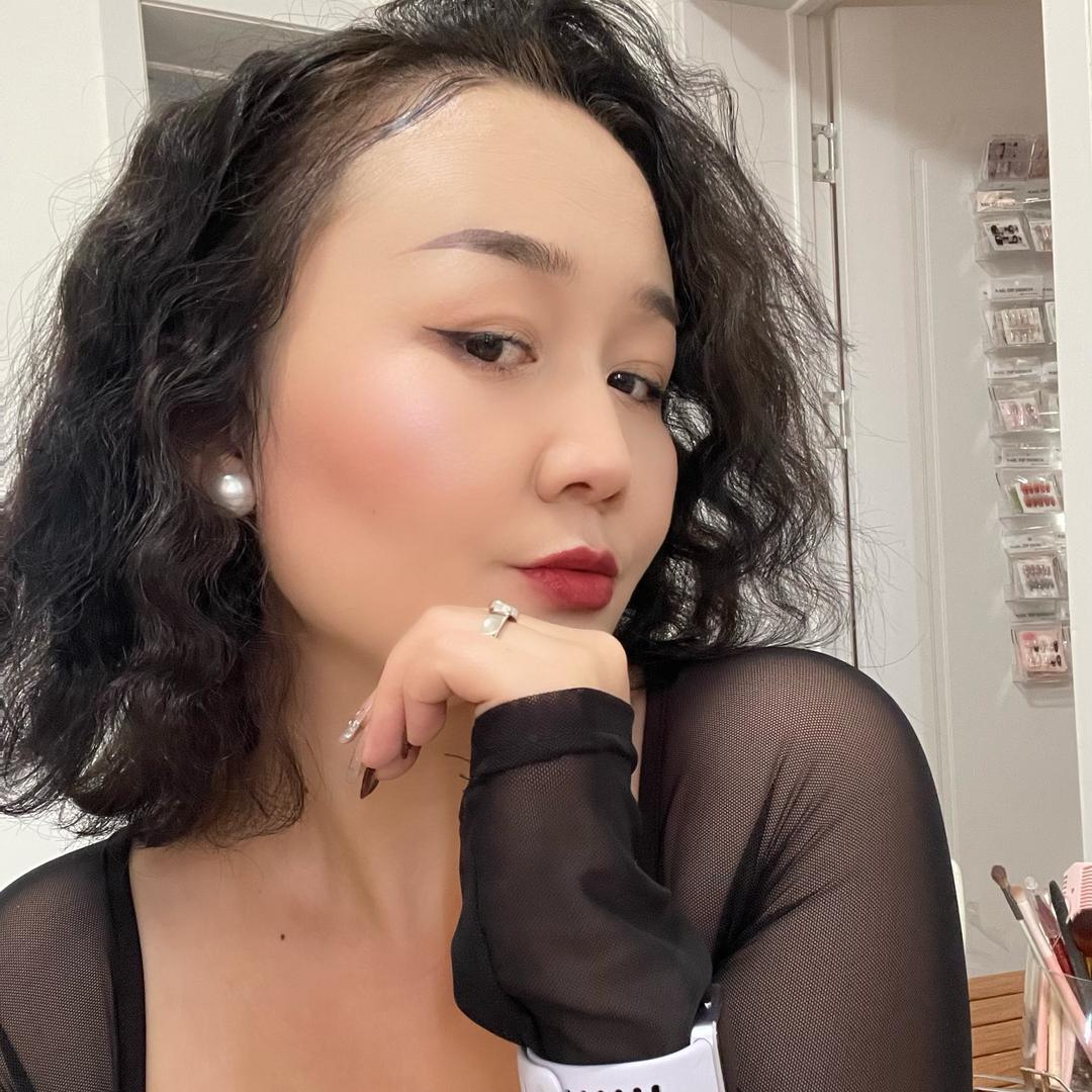 哈依妮妮妮妮.