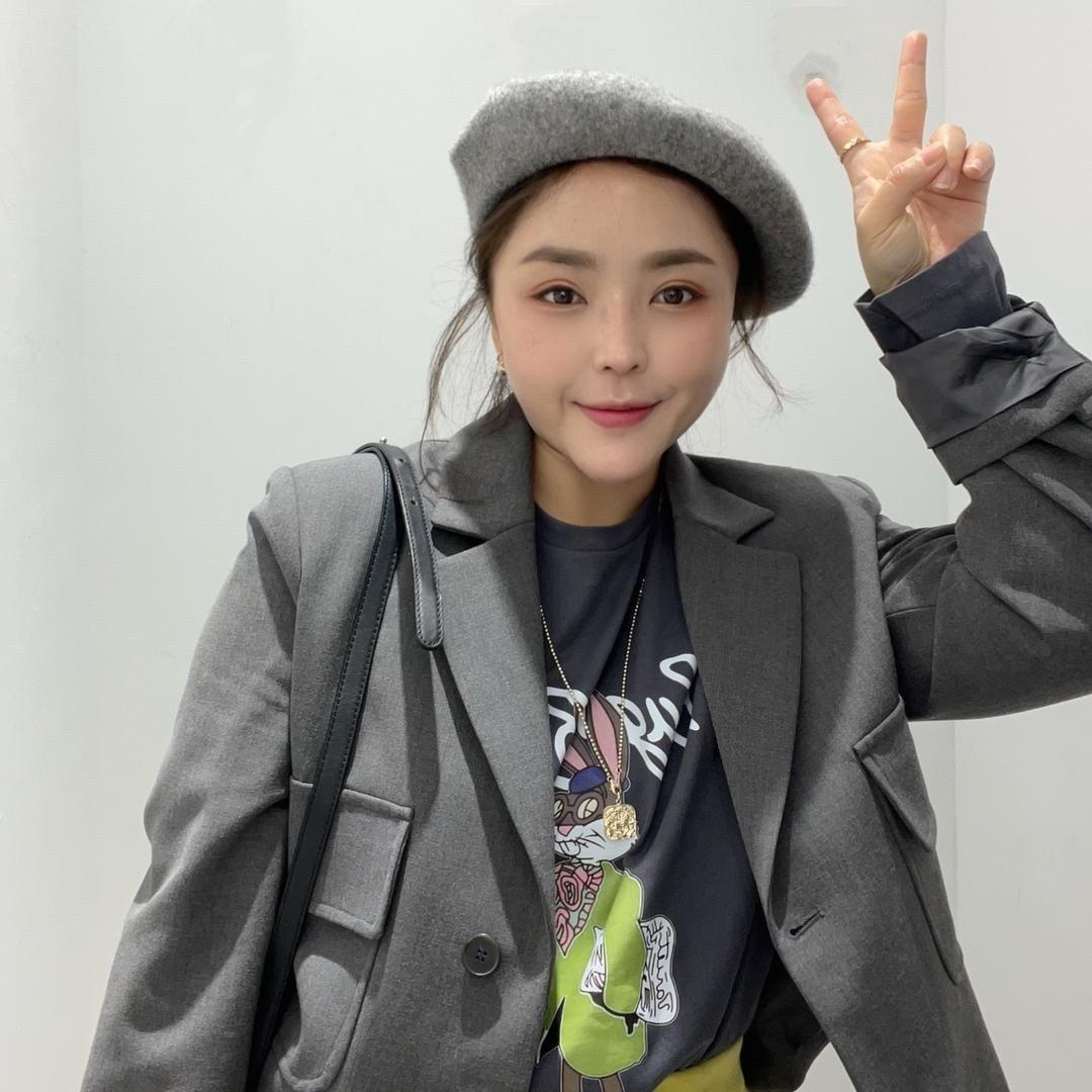 平顶山体育路N.21女装 王俊俊