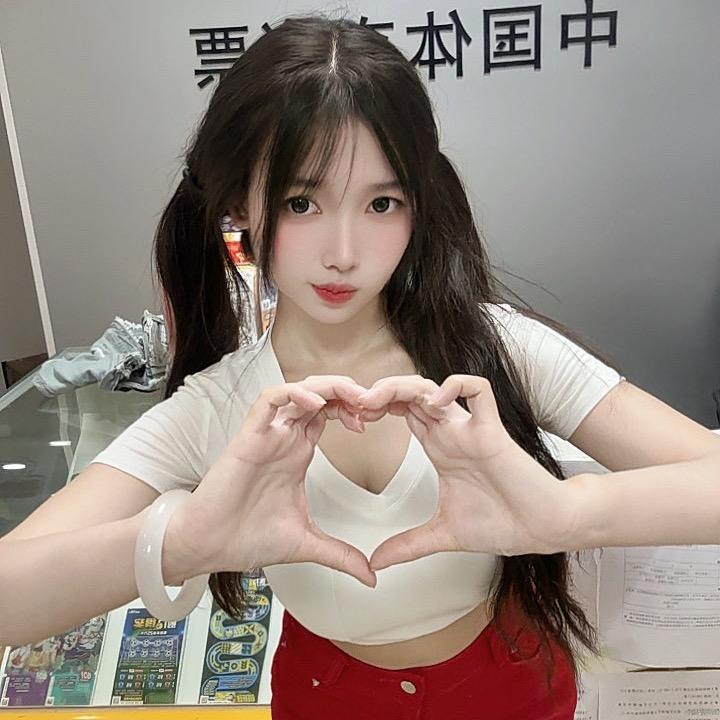 丁丁（努力工作版）➗🧦