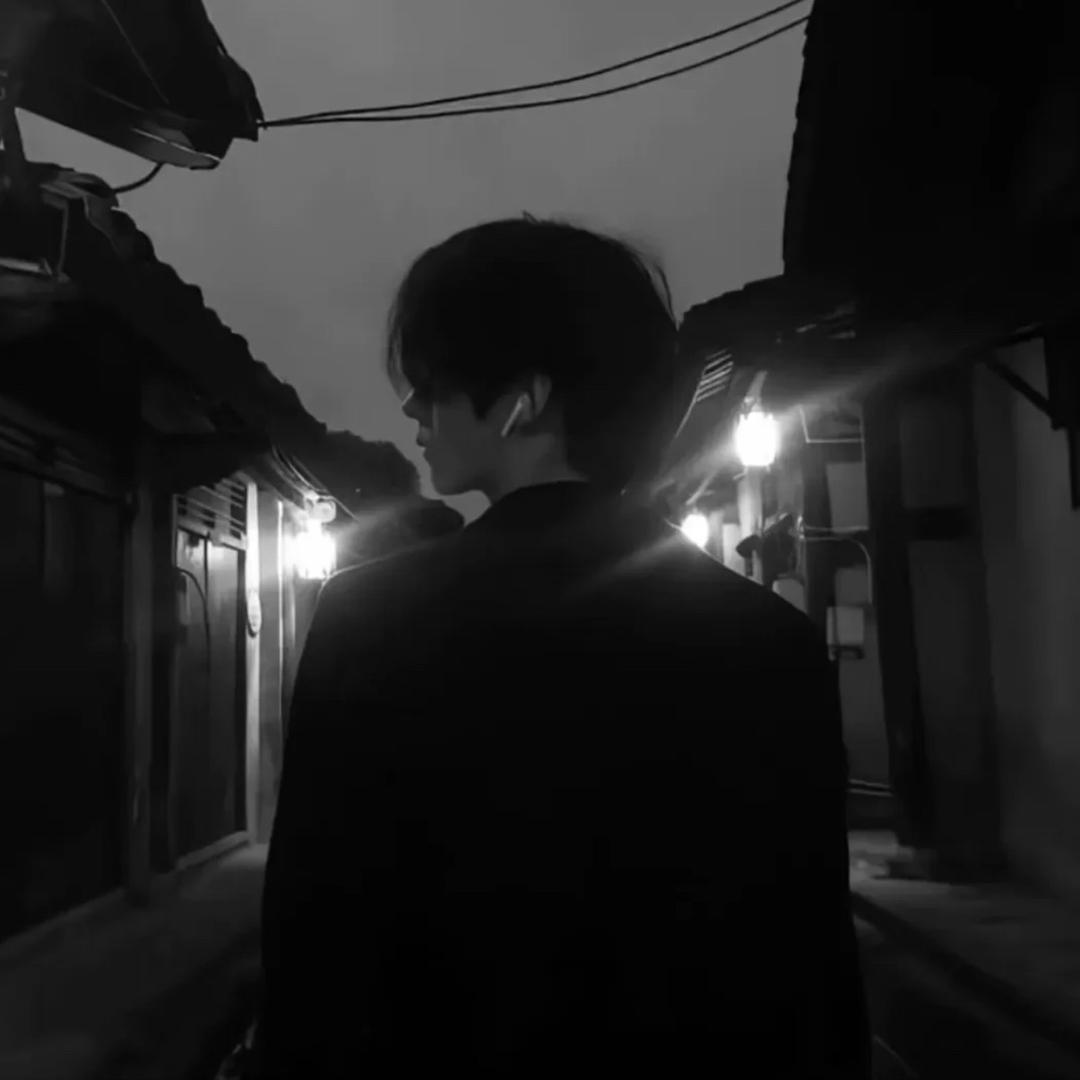 阿宇.