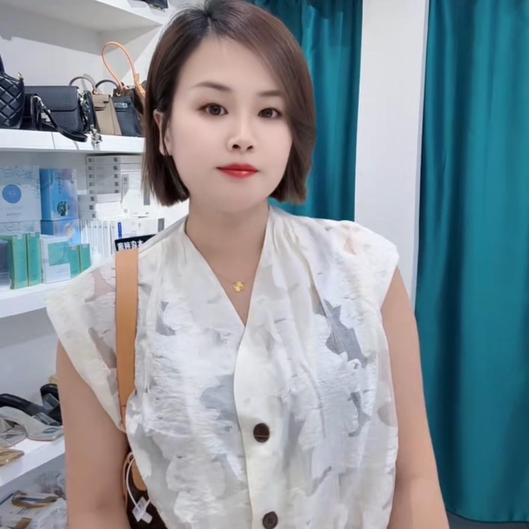 小月-服装