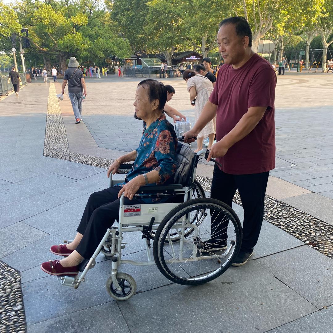 老妈在，家就在