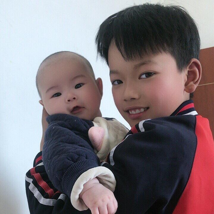 家有二宝✌️（加油）