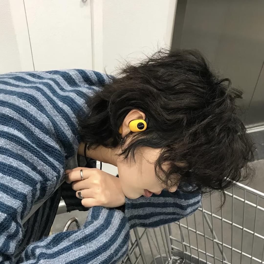 是卷毛啦！