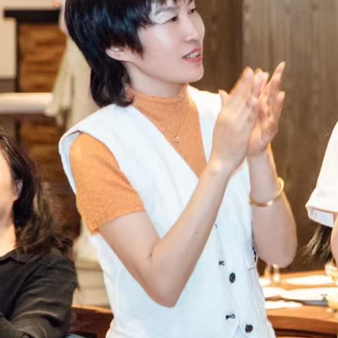 英子