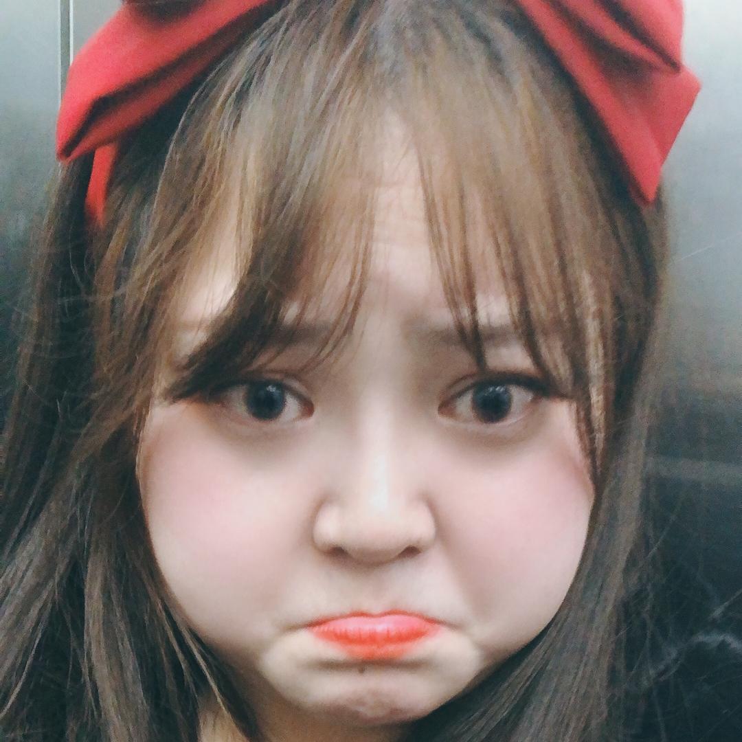 爱吃的小六呀～😘