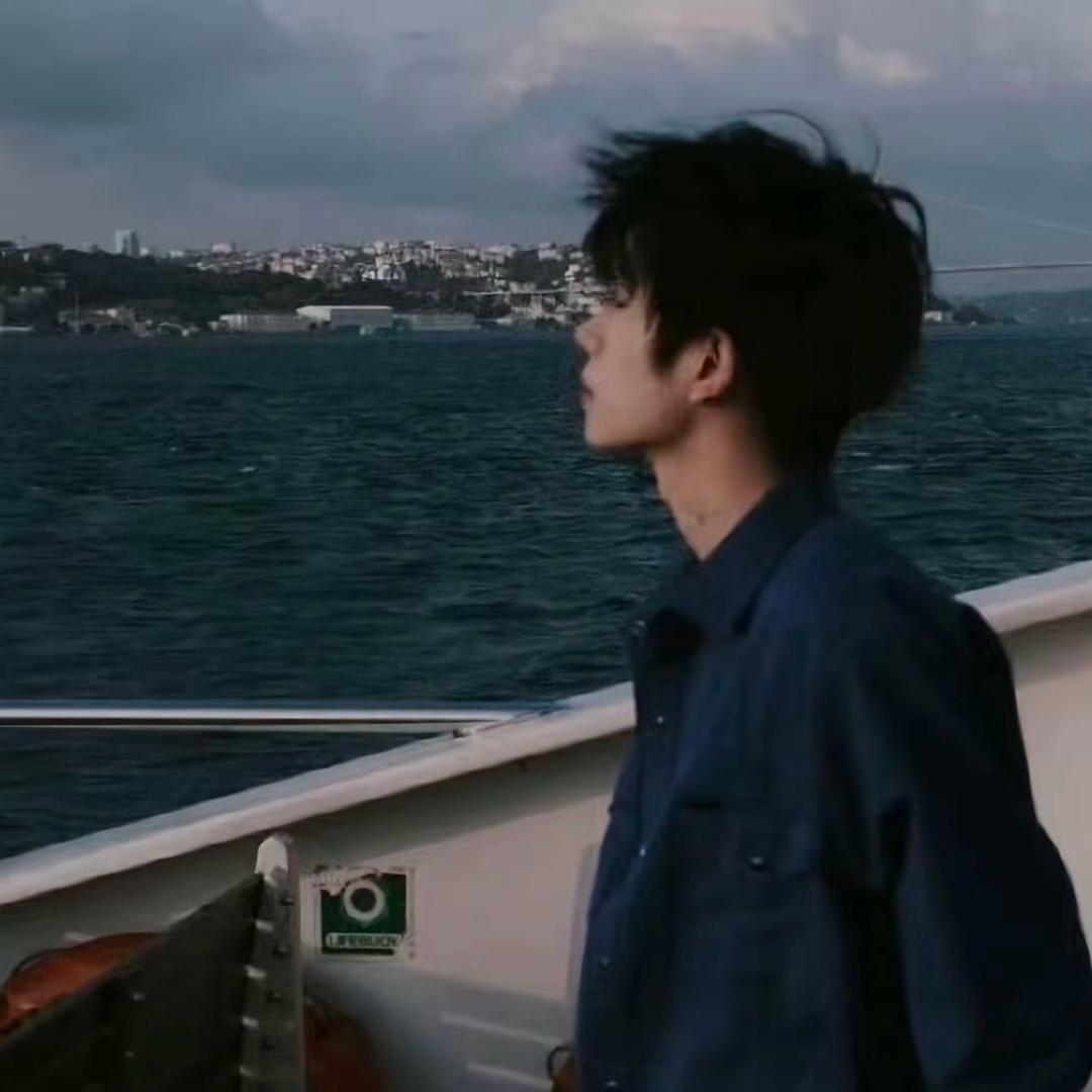 韩立臣男生很会穿搭