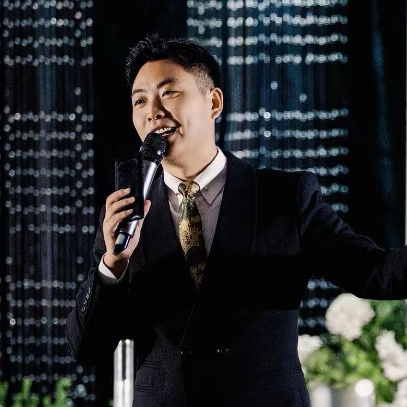 丁跃主持的婚礼%Studio