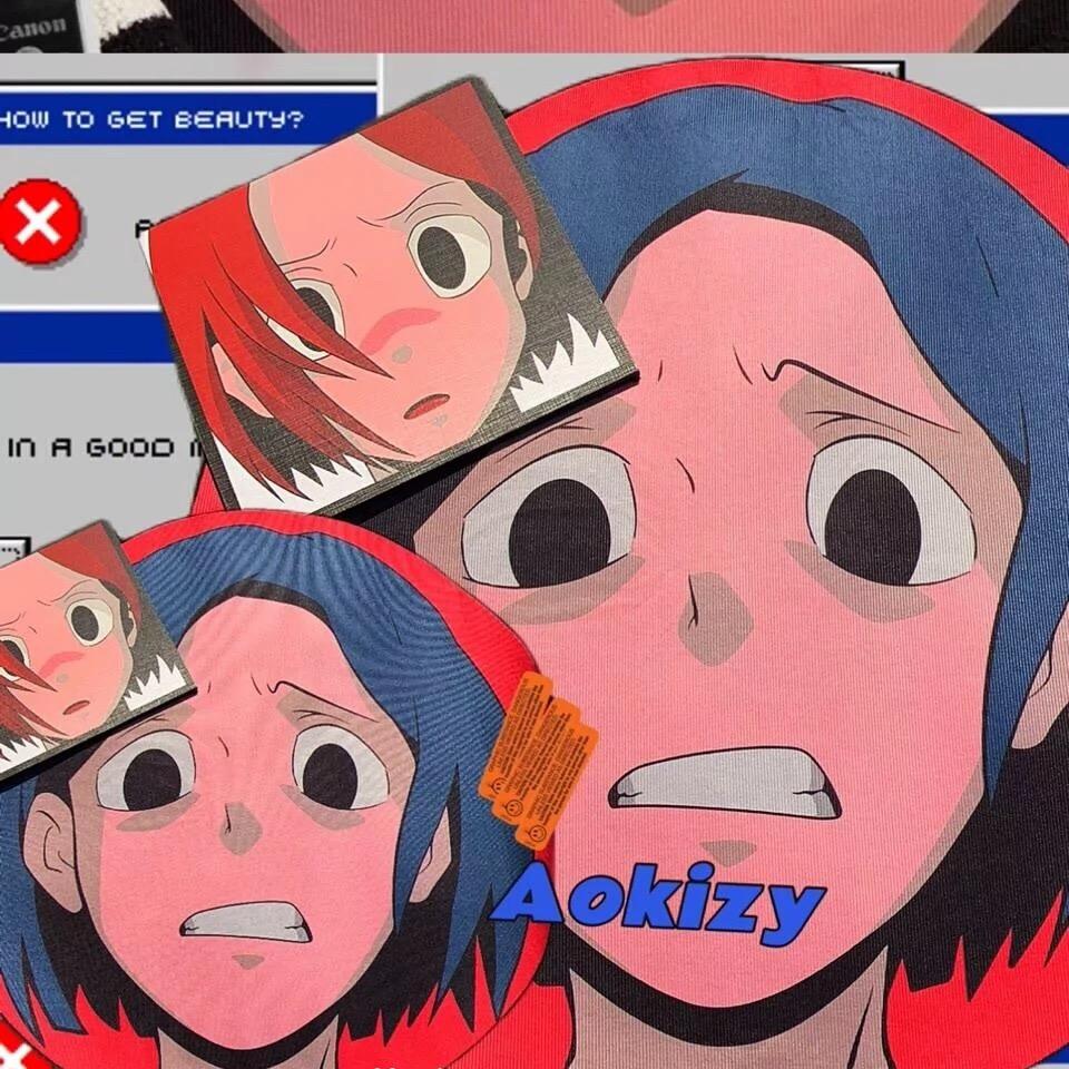 、：
