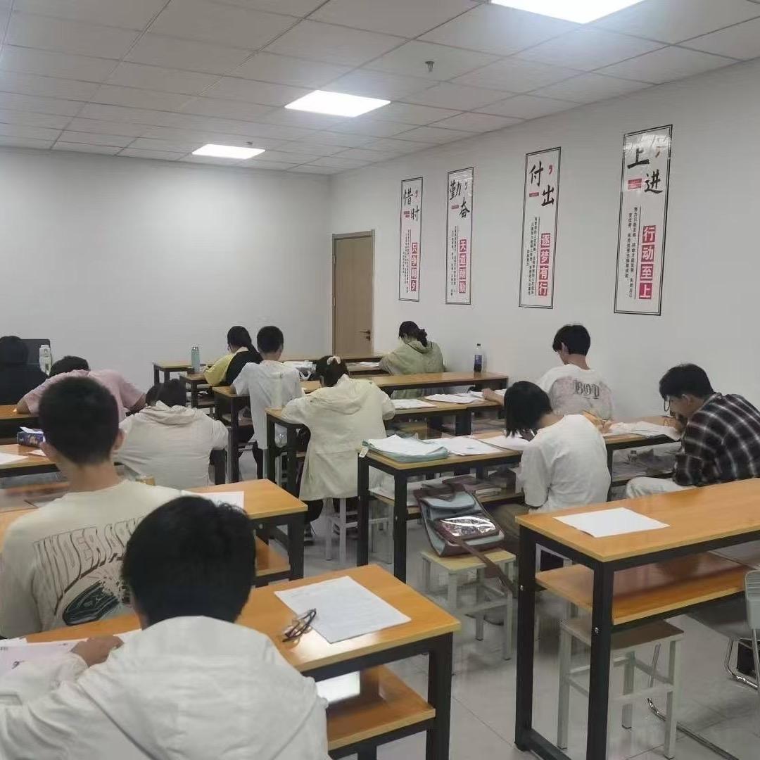 A扎根向上