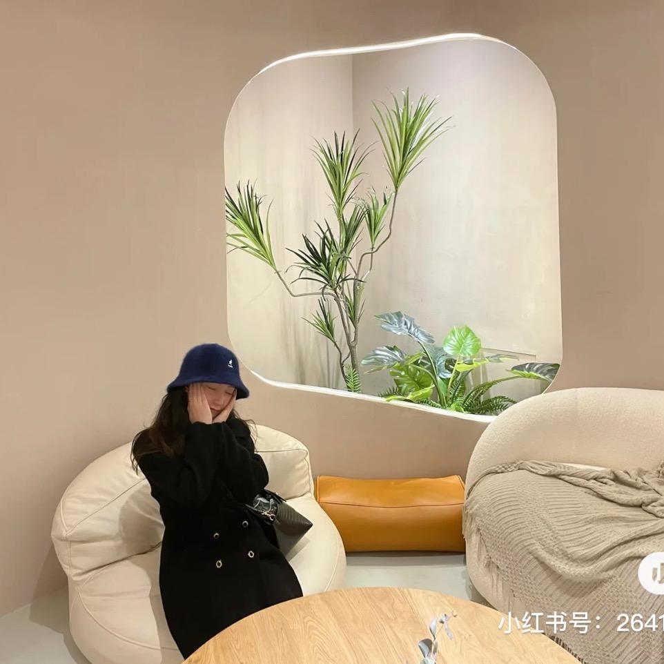 四月日尝蛋糕烘焙店