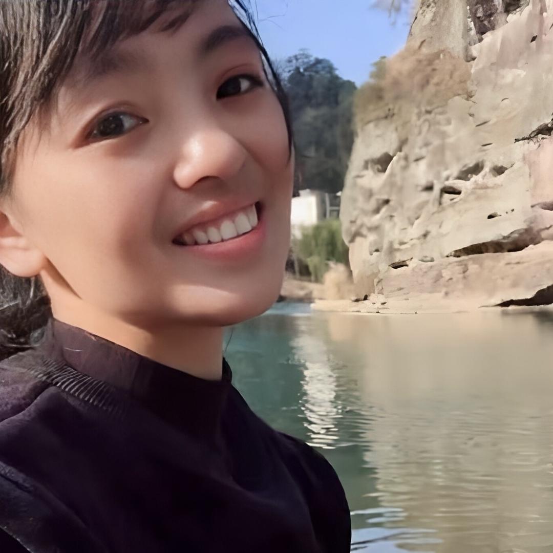 根雕花架