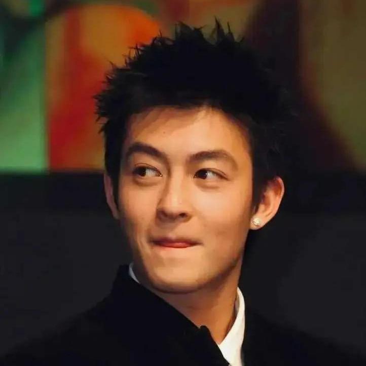 泰兴发型设计王伟