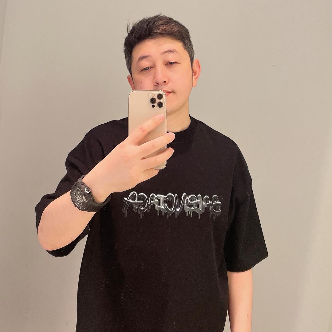 贼白的老白