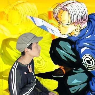 唱歌跑调的胖子