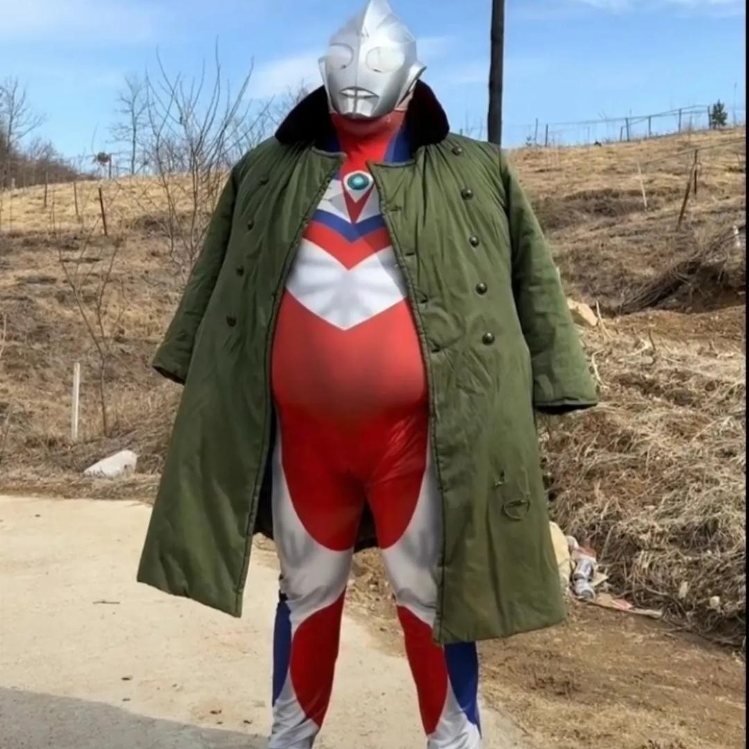 先吃饱再说🇨🇳