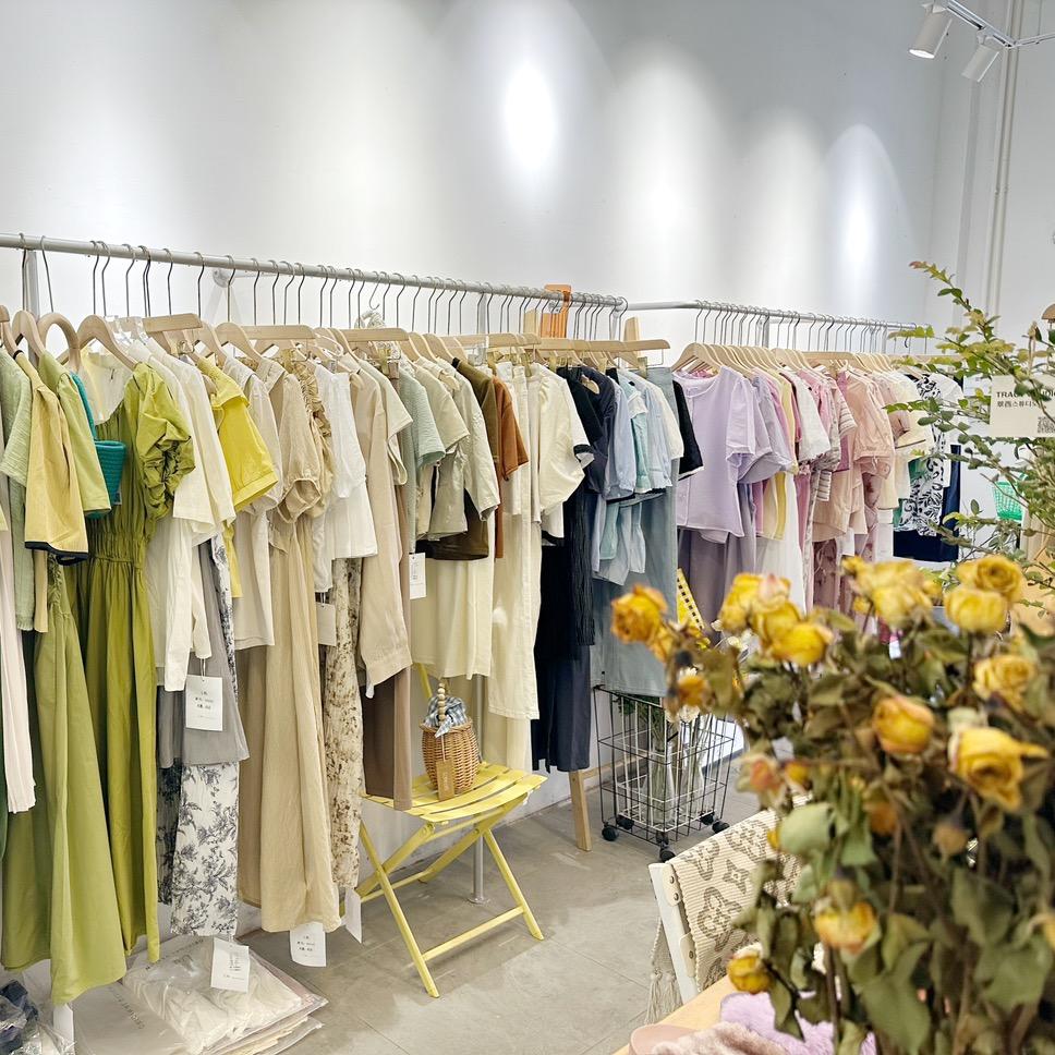 翠丝女装服装店