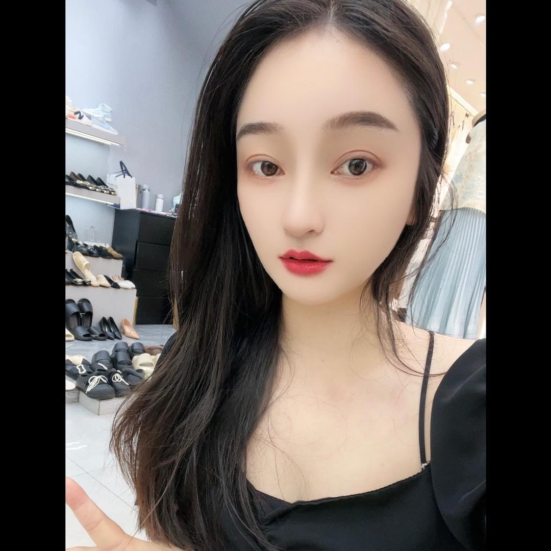 得胜沙服装批发《猜猜家》