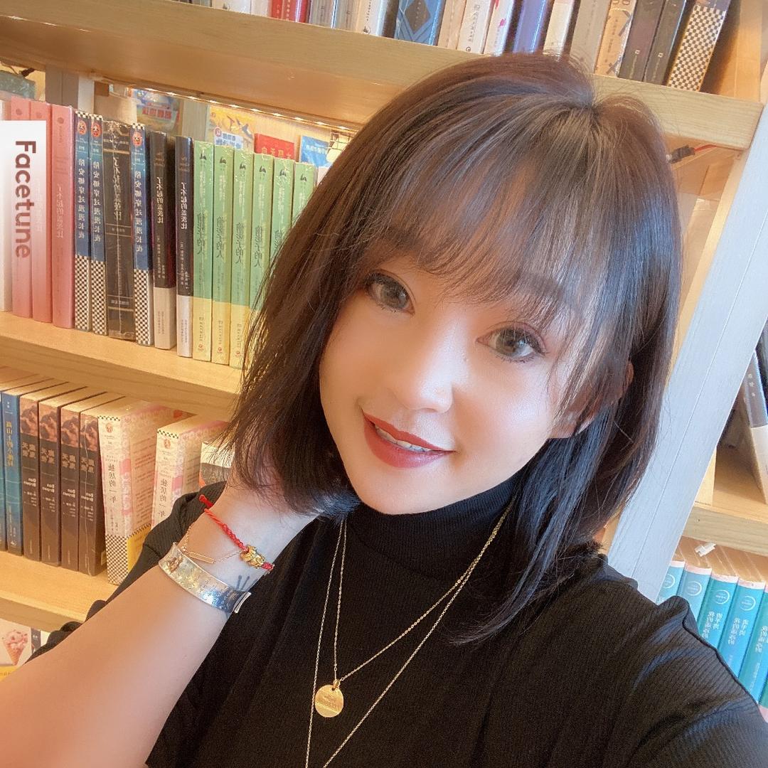 搓指甲的郝老师