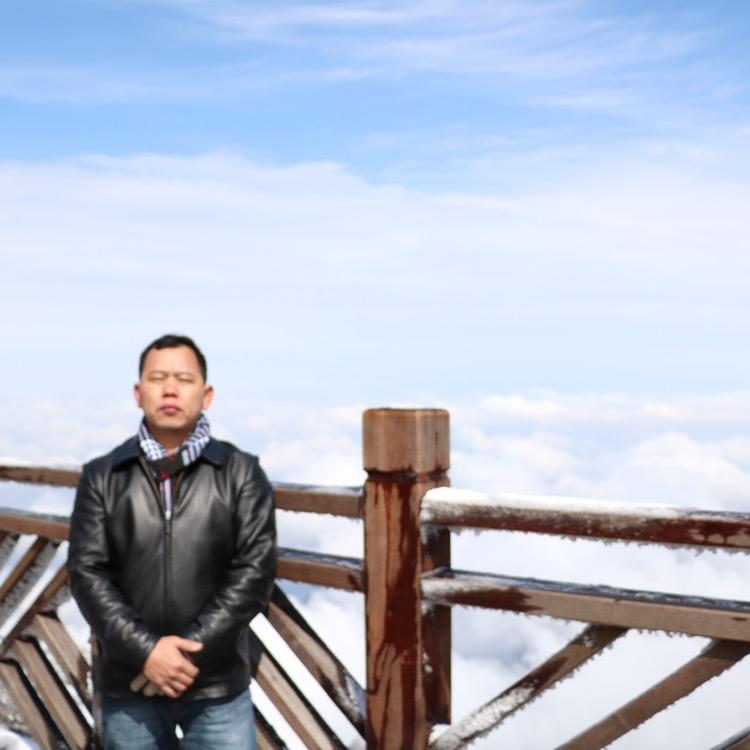 瑞气盈明
