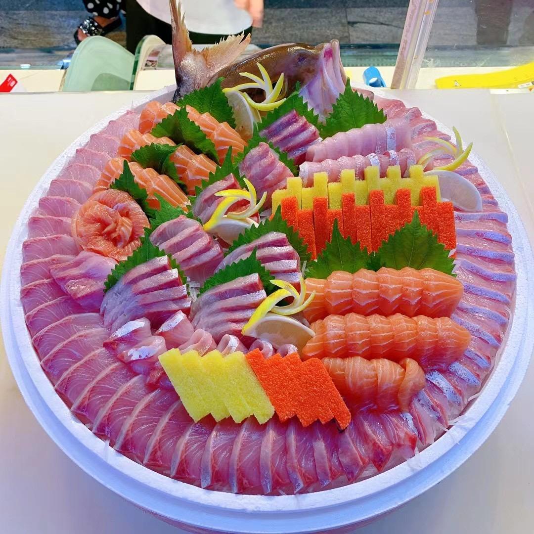 三文鱼鲜生日料店