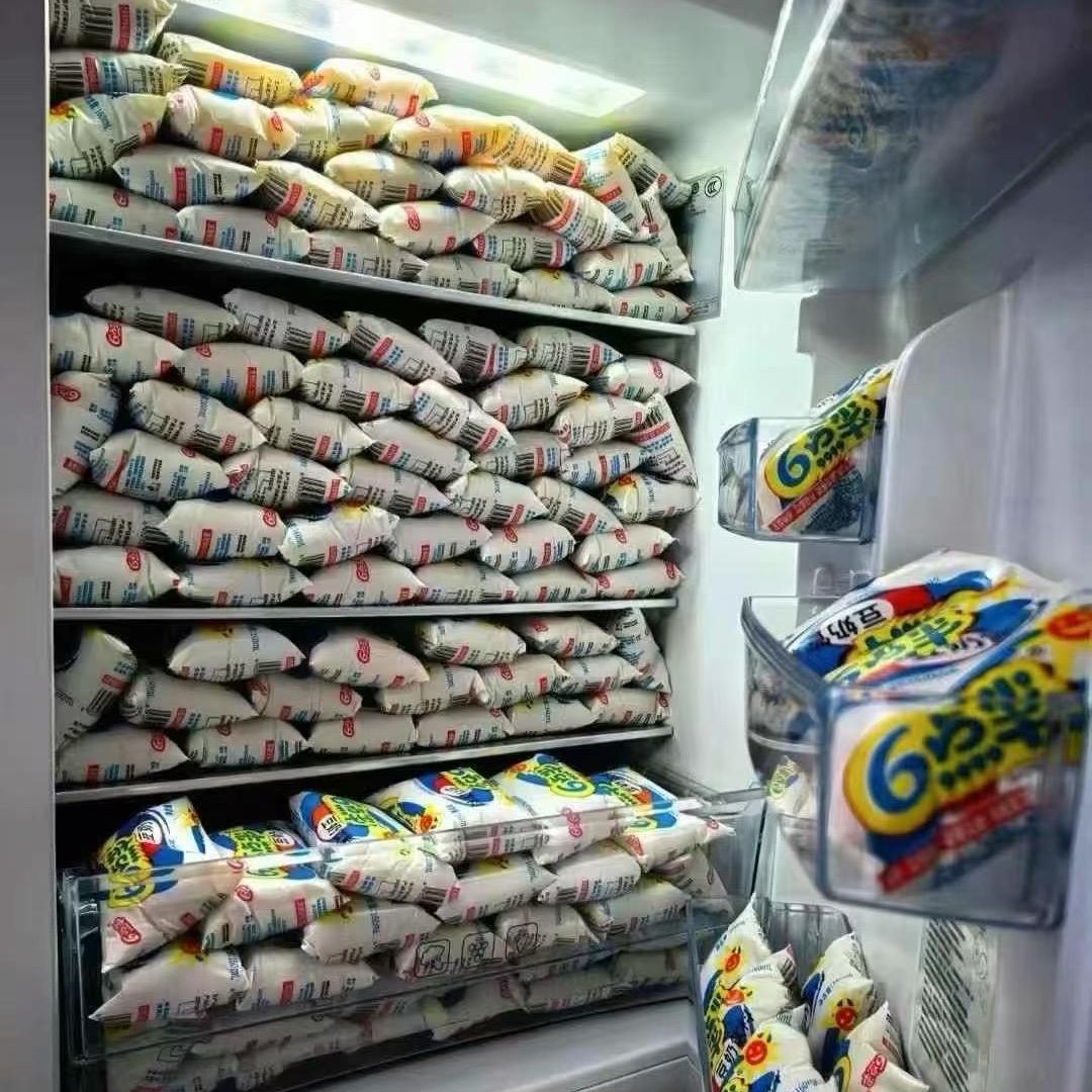 好想吃个饱饭呀✘