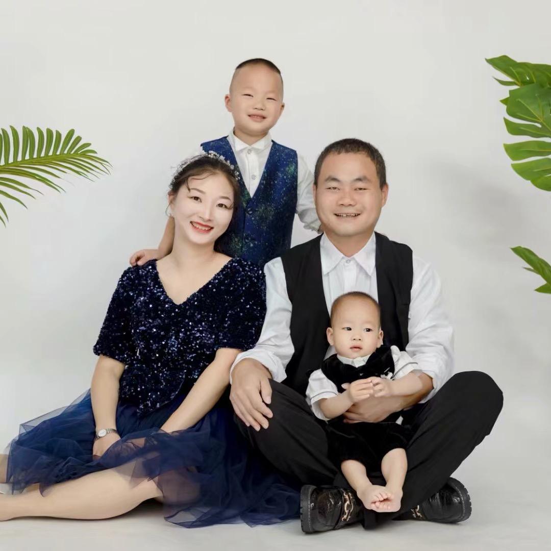 友怡童装工厂店